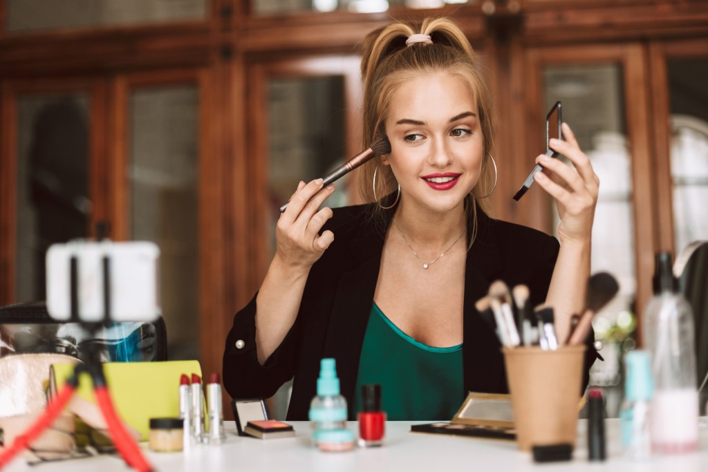 Make-up und Haarpflege: Das passt zu Ihrem Tierkreiszeichen
